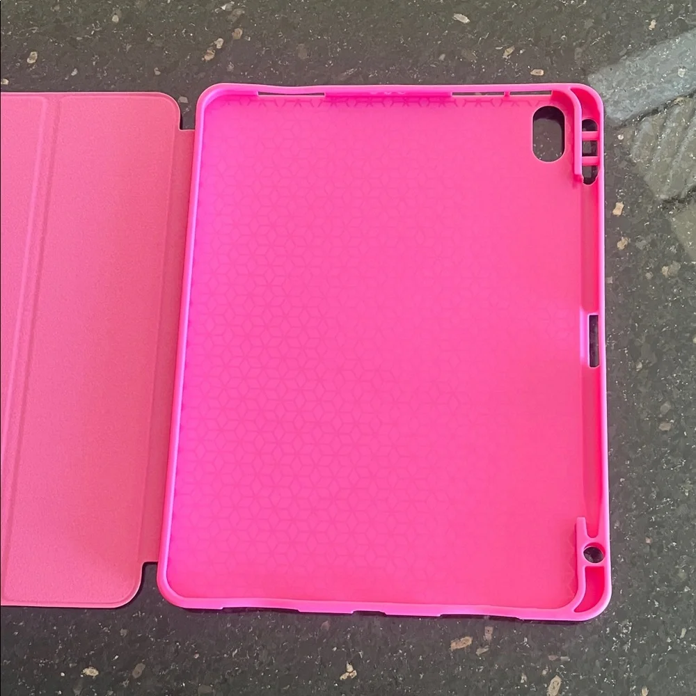 Soke Pink iPad/Tablet Cover - flexible front